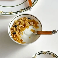 H. Daisy Chain Dessert Fruit Bowl