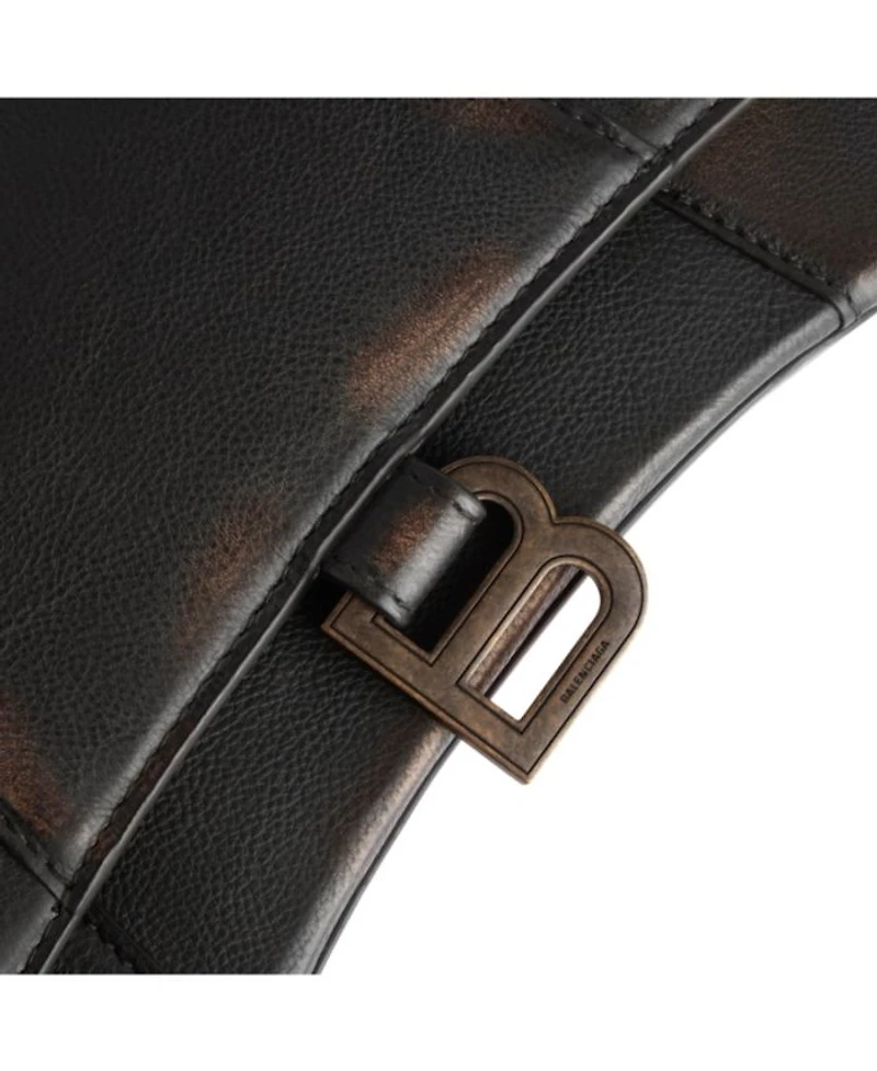 Hourglass Handbag Used Effect