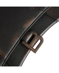Hourglass Handbag Used Effect