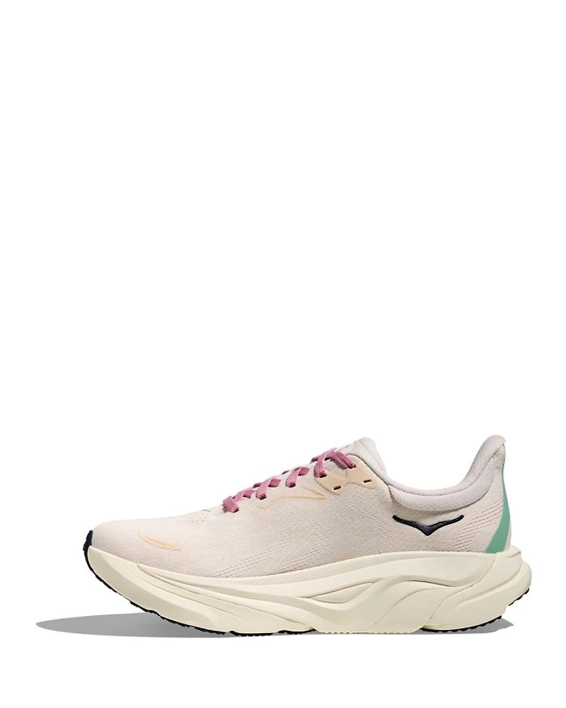Women's Arahi 8 Running Sneakers