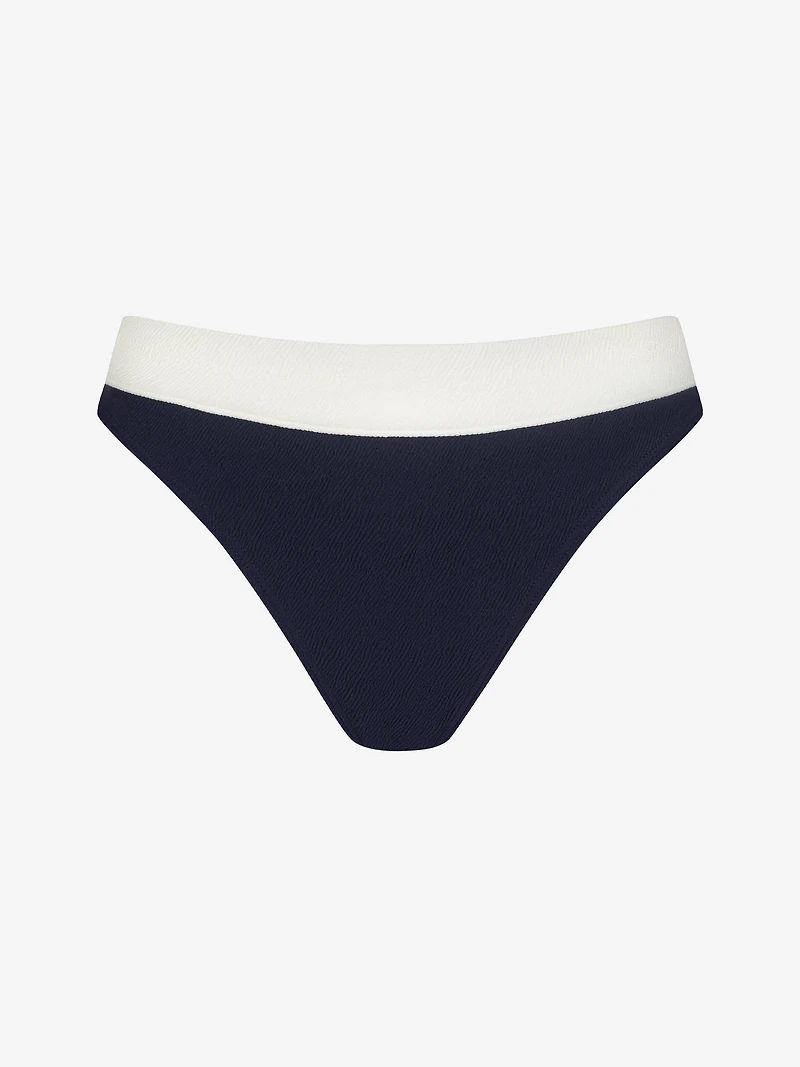 Alexa Tai Bas de bikini