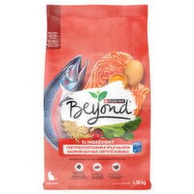 Purina - Beyond Simply Salmon & Whole Brown Rice Recipe, Dry Cat Food, 1.36 Kilogram