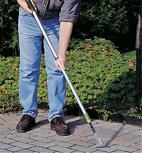 Telescoping Crack Weeder
