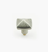 Bouton pyramide en étain