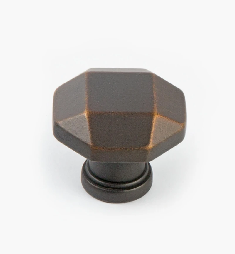 Menlo Park Faceted Knob