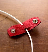 Attaches en cuir pour câble