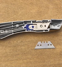 Delphin 2013 Retractable Knife with Holster