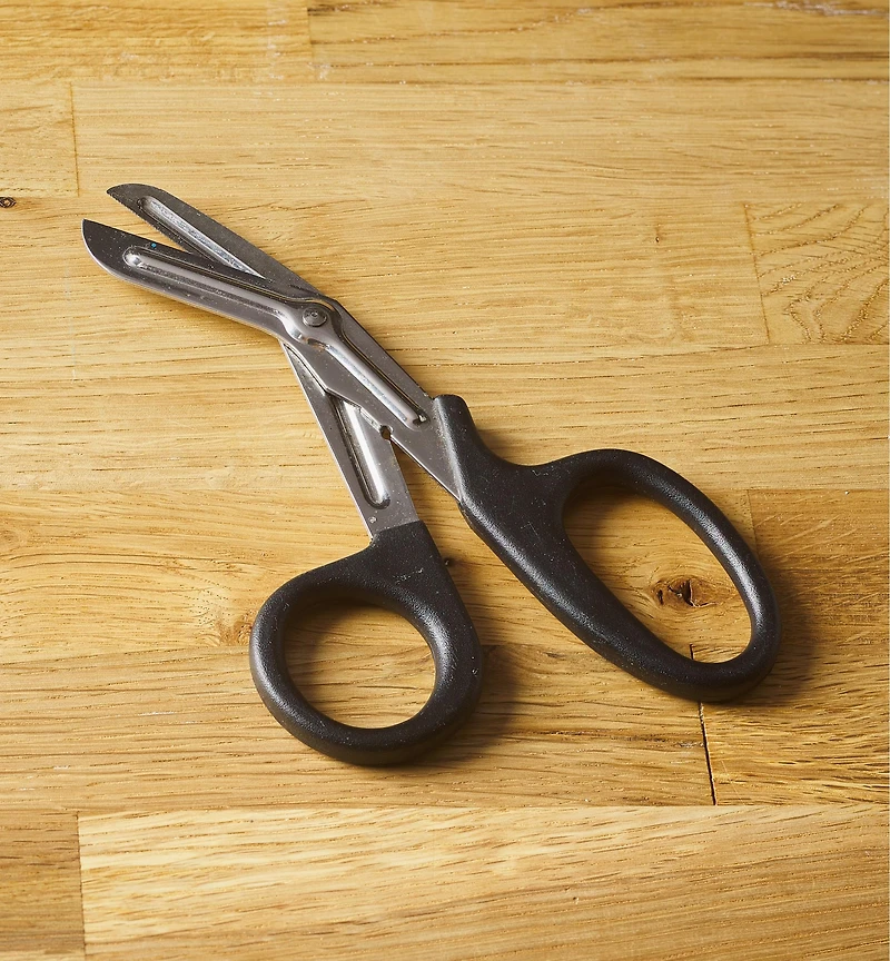 Clamshell Scissors