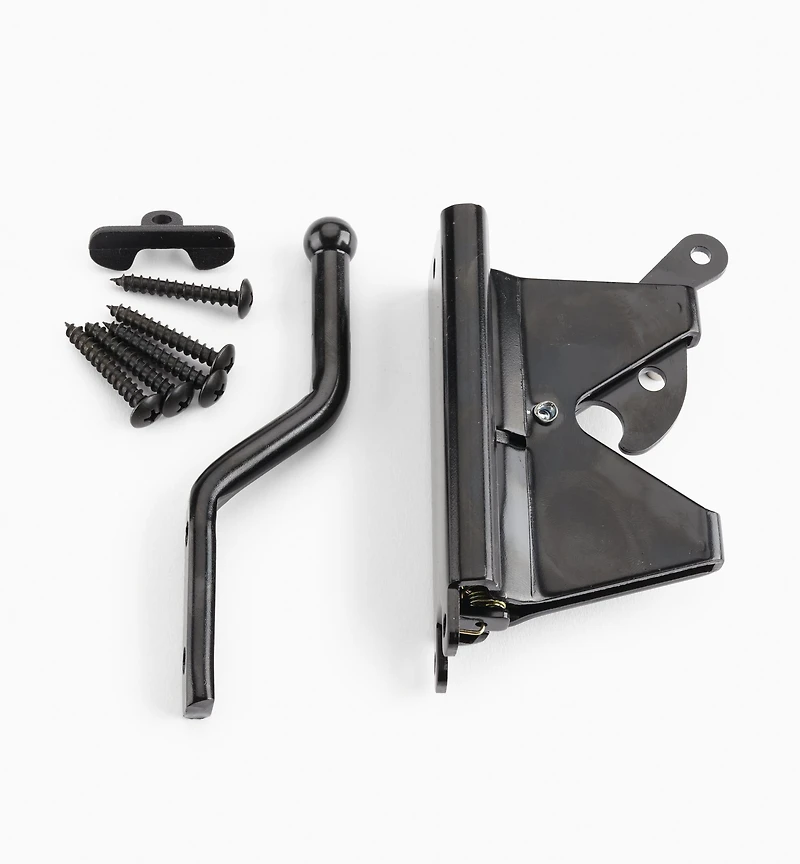 Self-Aligning Gate Latch