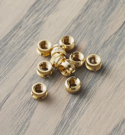 Écrous à frapper E-Z Fin 10-32