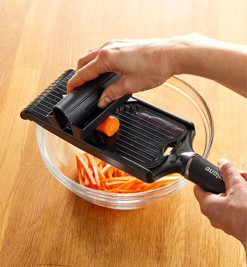 V-Slicer with Julienne Blade