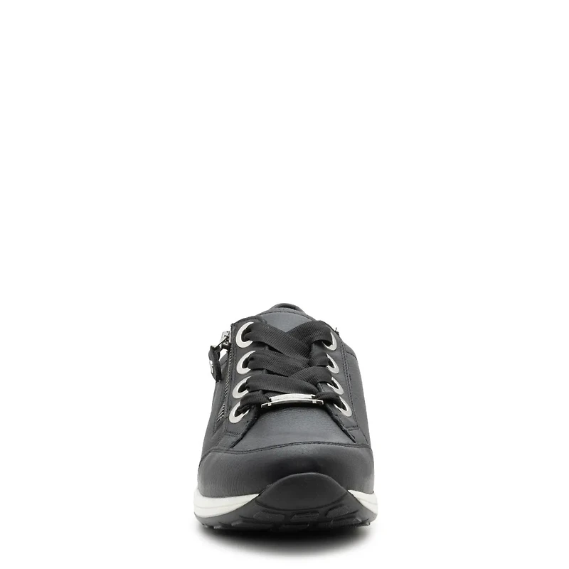 Women's Ollie Wide Width Sneaker