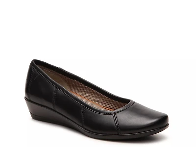 Hannah Wedge Pump
