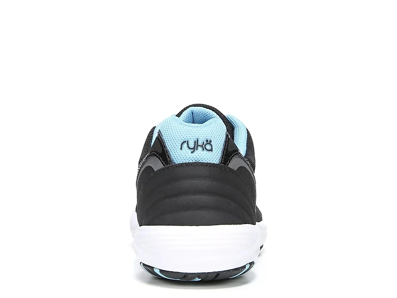 Dash 3 Walking Shoe