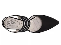 Sanya Pump