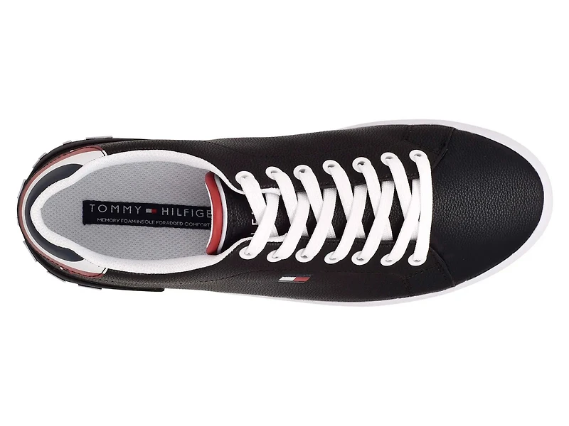 Rezz Sneaker