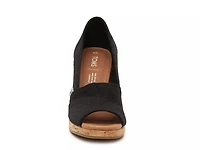 Classic Wedge Sandal