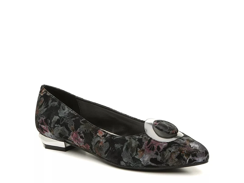 Frilly Flat
