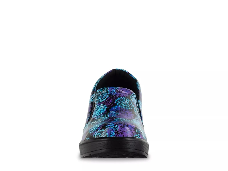Leeza Work Slip-On