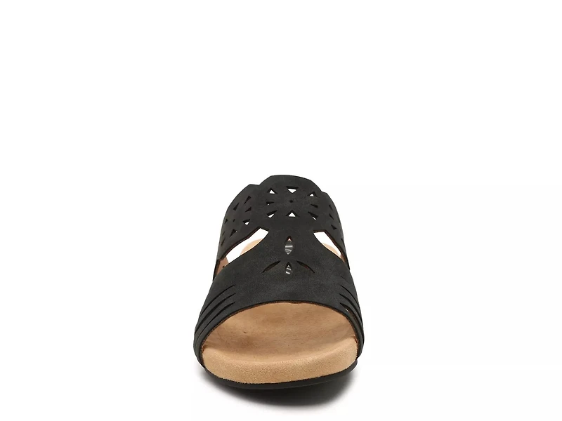 Nikole Sandal