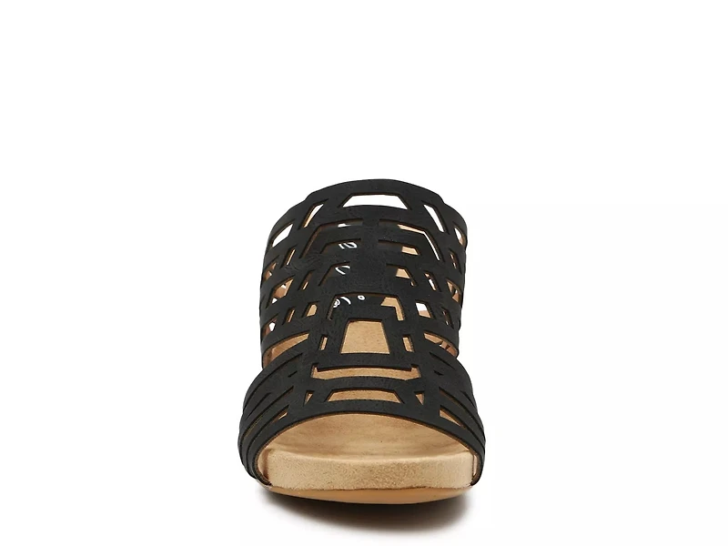 Pretty Wedge Sandal
