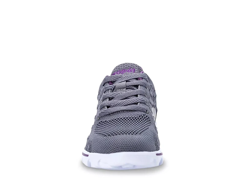 Travelactive Axial Walking Shoe