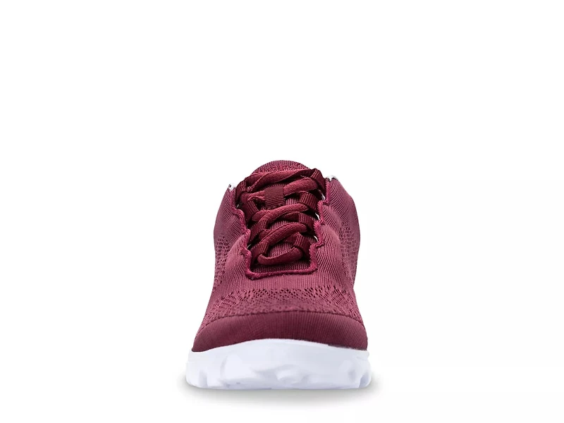 TravelActiv Walking Shoe