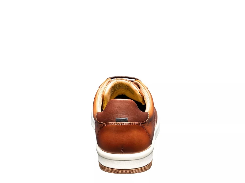 Crossover Sneaker