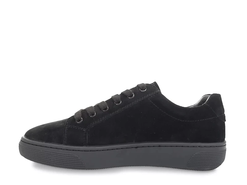 Kinzey Sneaker