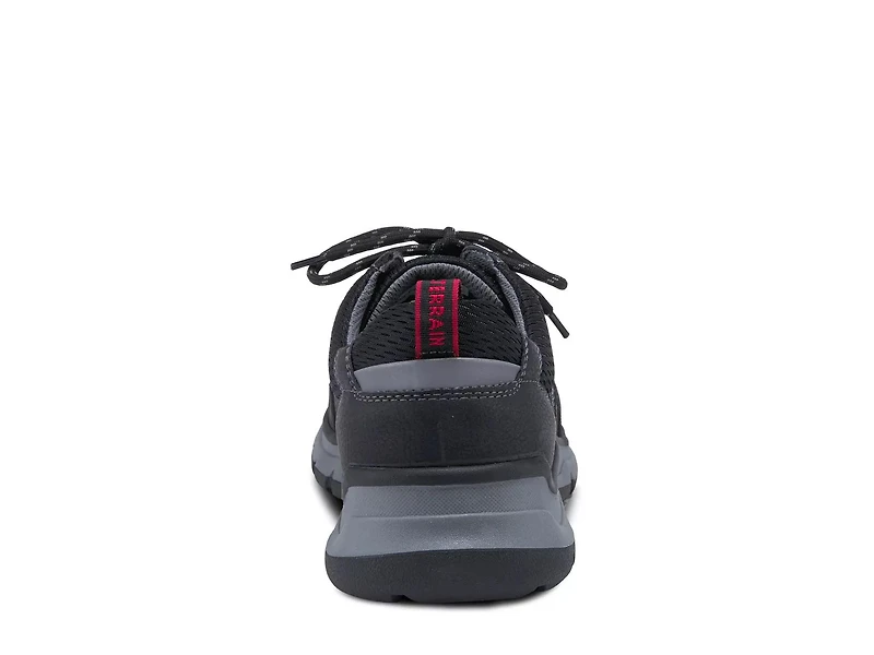 Moe Sneaker