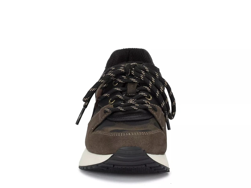 Cabriole Sneaker