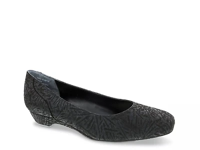 Tabitha Pump