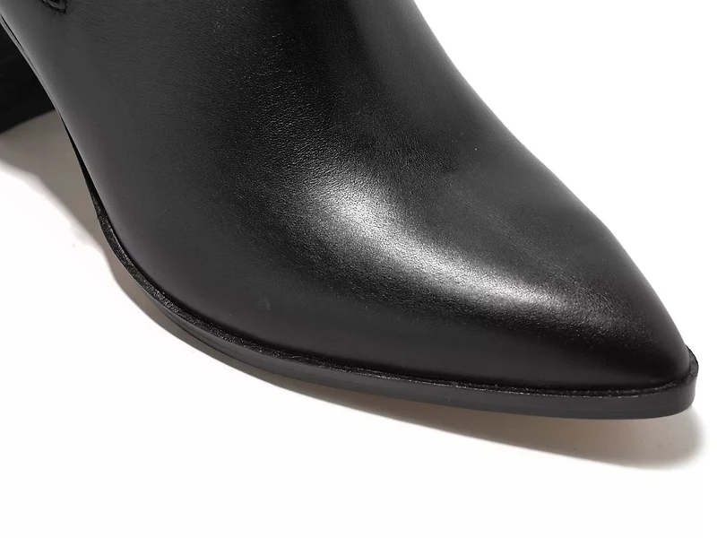 Elude Bootie