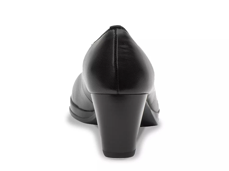 Ophelia Pump