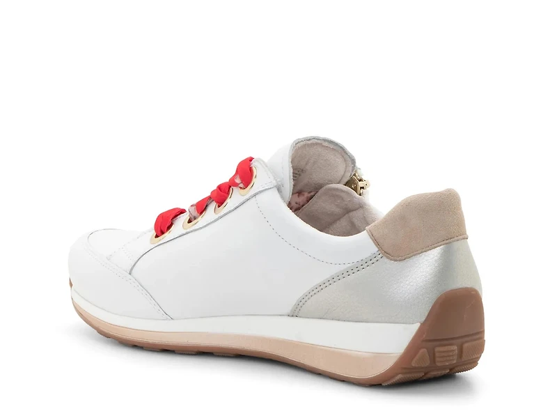 Ollie Sneaker