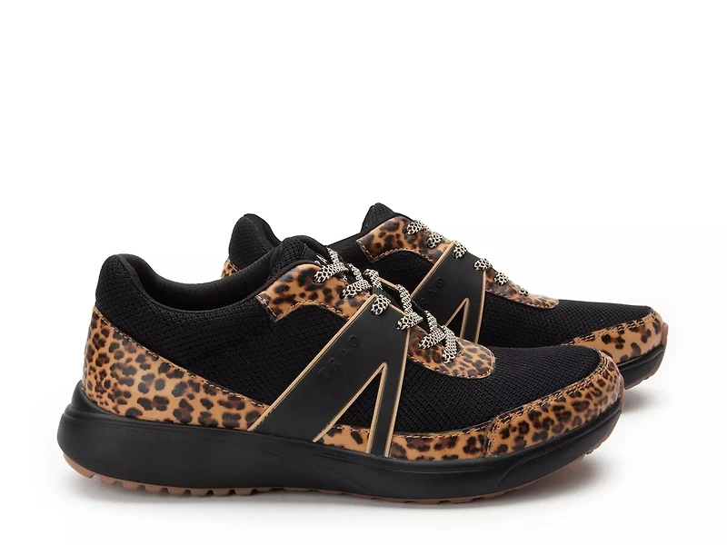 Qarma 2 Sneaker