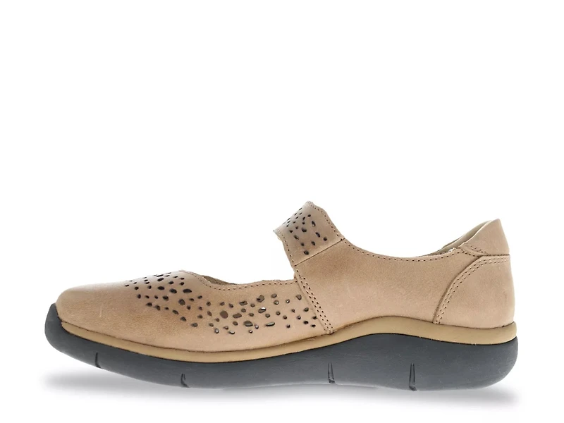 Selena Mary Jane Flat