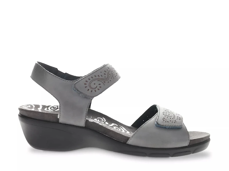 Wanda Sandal