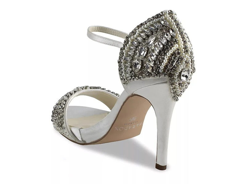 Elodie Sandal