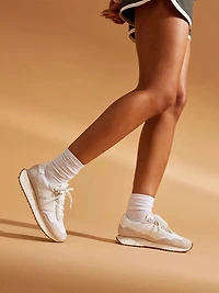 237 Sneaker