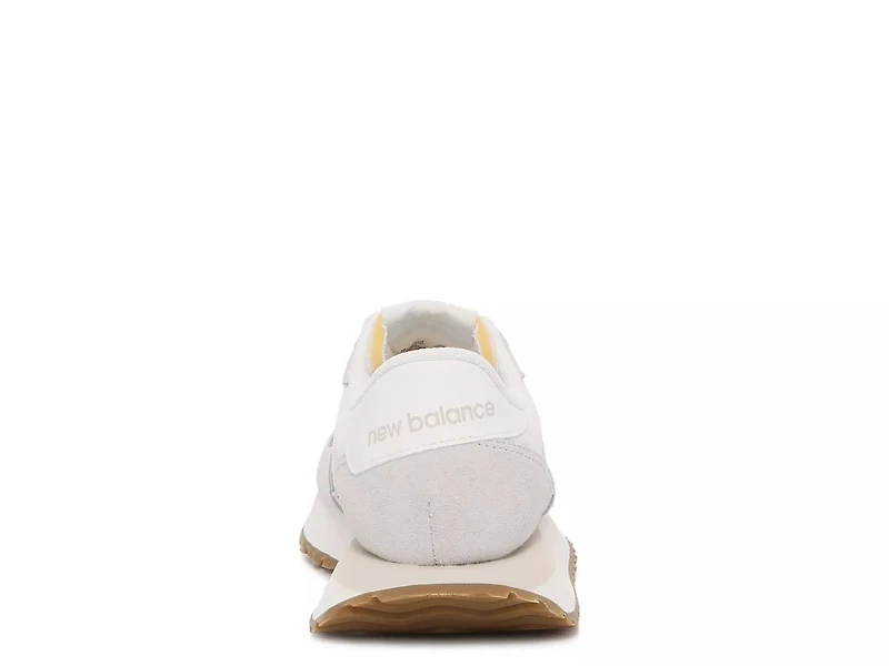 237 Sneaker