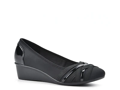 Bowie Wedge Pump