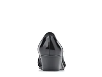 Bowie Wedge Pump