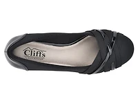 Bowie Wedge Pump