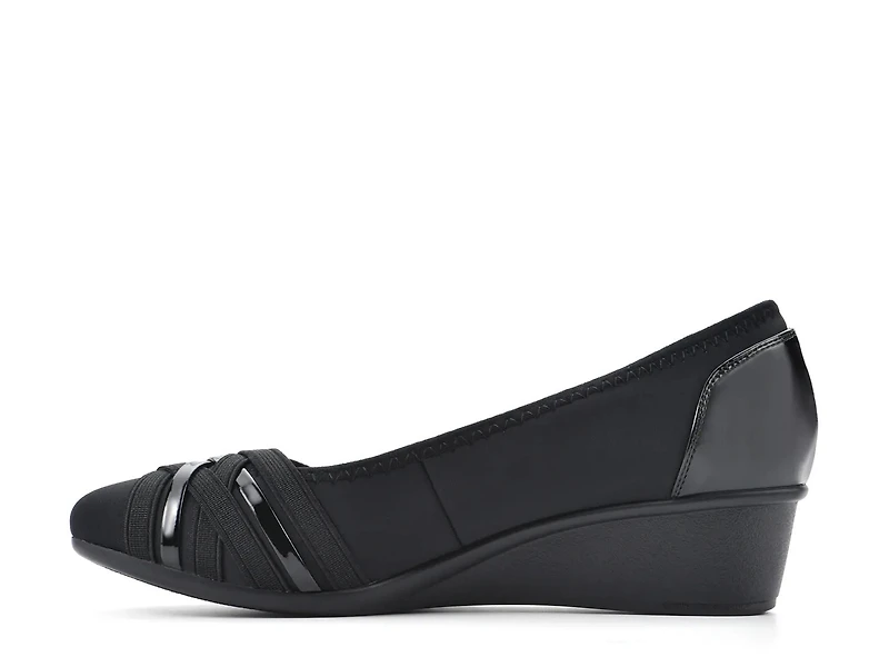 Bowie Wedge Pump