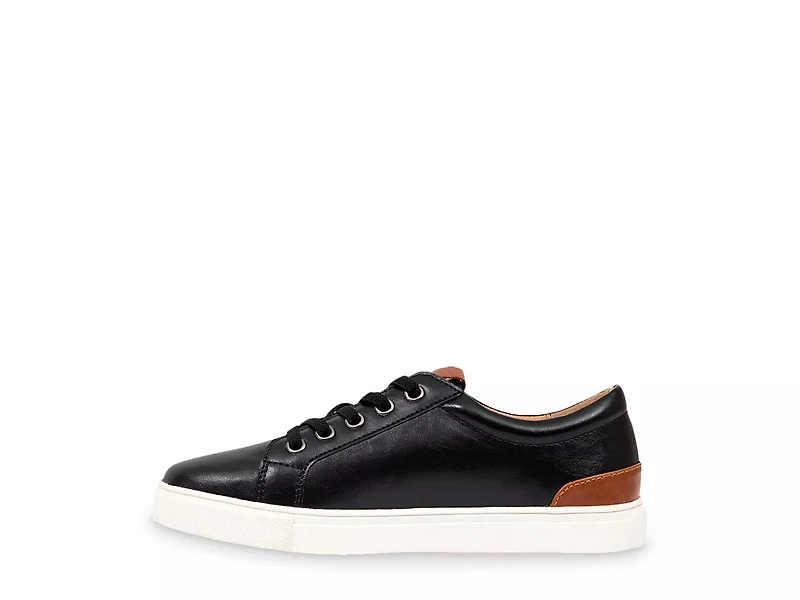 Wiley Sneaker