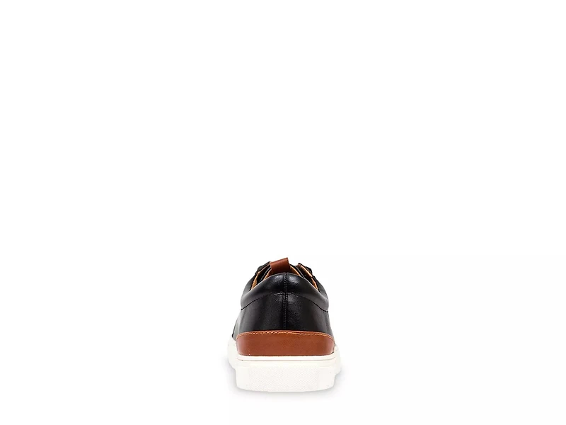 Wiley Sneaker