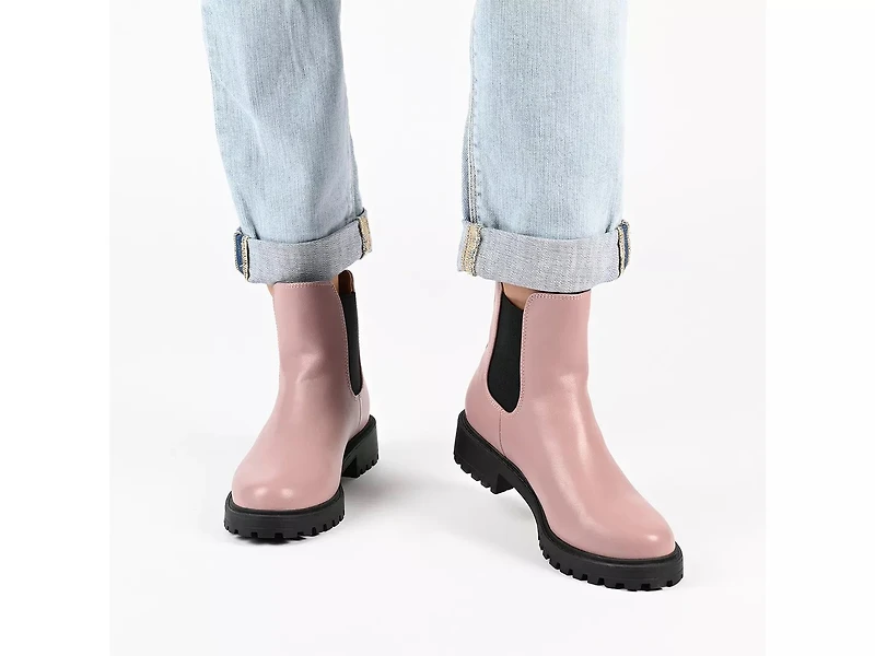 Kenova Chelsea Boot