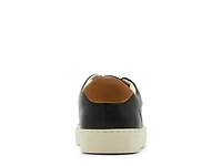 Finneas Sneaker