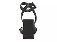 Alyanna Sandal